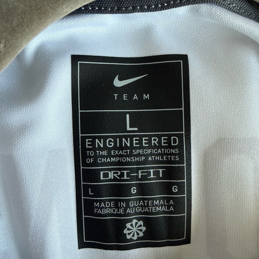 Nike Men's White Jersey with Red Number - Picture 4 of 7